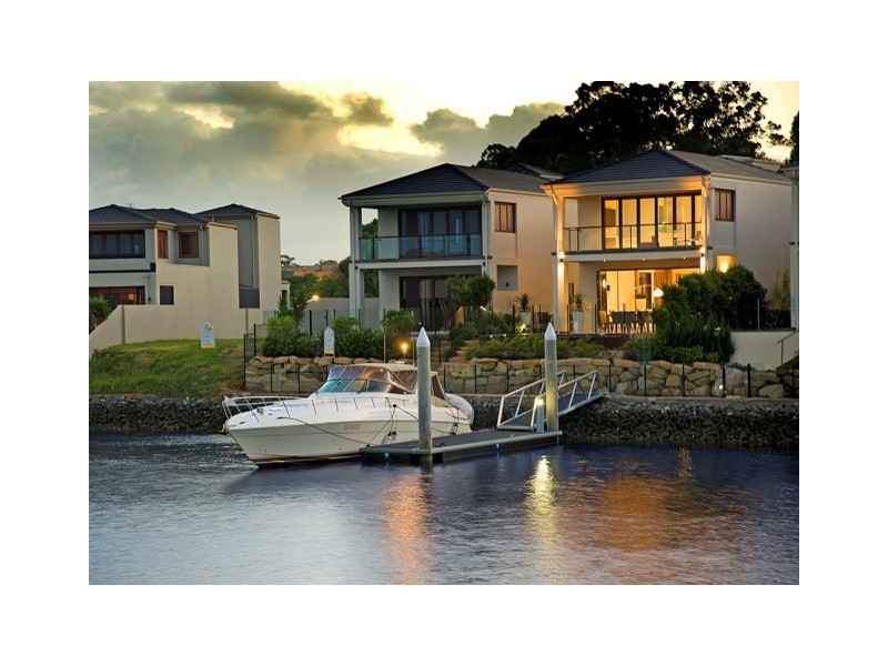 Hope Island QLD 4212