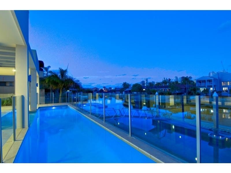 94 Commodore Drive, Paradise Waters QLD 4217