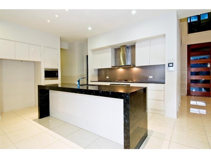 94 Commodore Drive, Paradise Waters QLD 4217