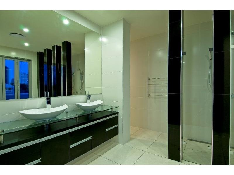 94 Commodore Drive, Paradise Waters QLD 4217