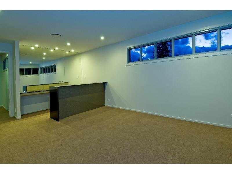 94 Commodore Drive, Paradise Waters QLD 4217