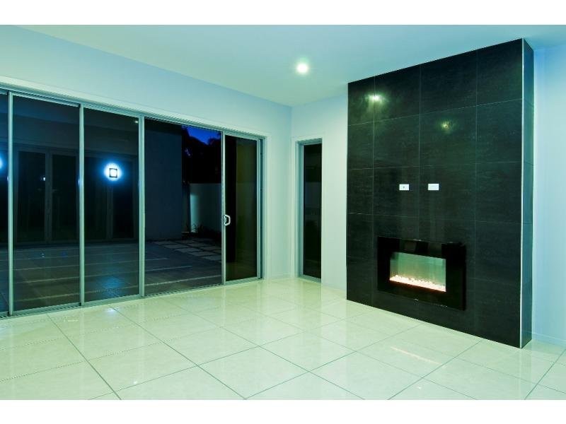 94 Commodore Drive, Paradise Waters QLD 4217