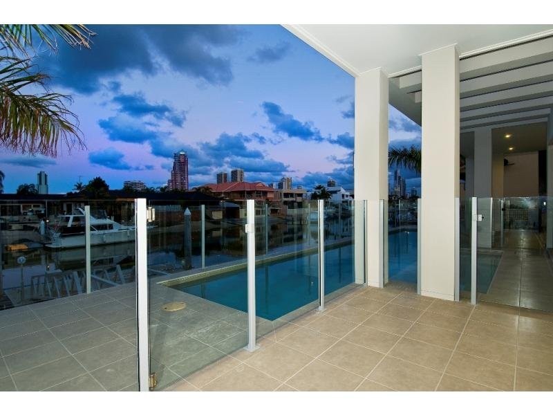 94 Commodore Drive, Paradise Waters QLD 4217