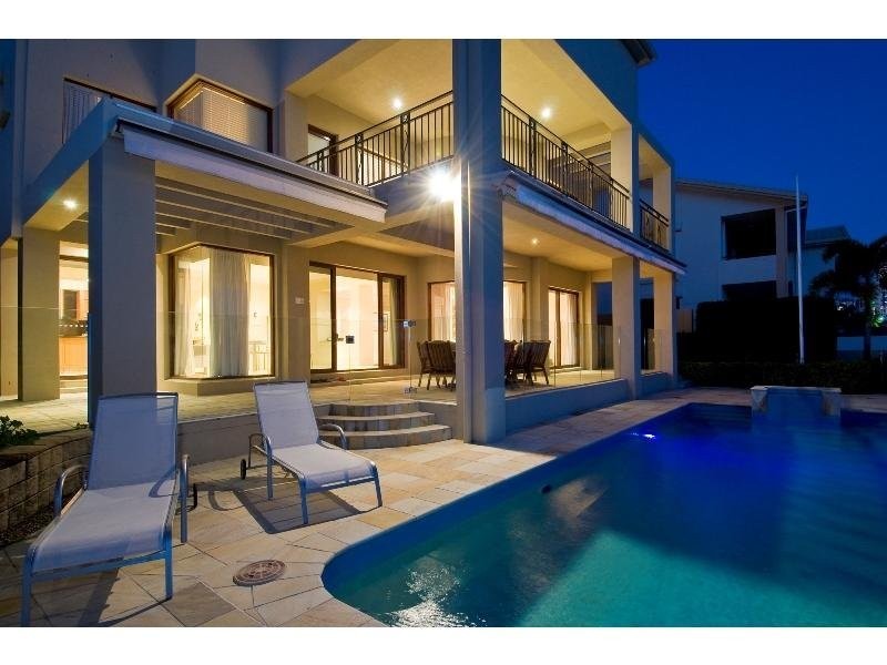 14 Seafarer Court, Paradise Waters QLD 4217