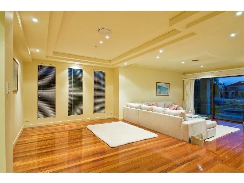 14 Seafarer Court, Paradise Waters QLD 4217