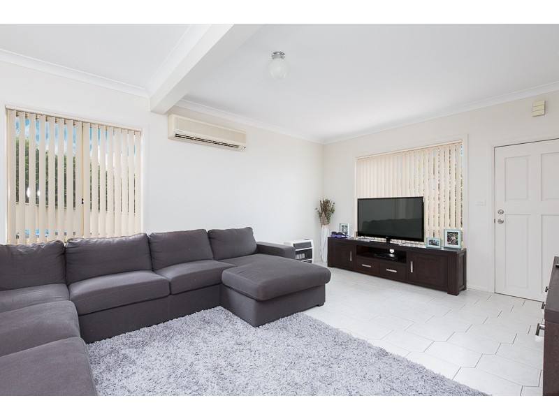 2/10 Burrill Place, Flinders NSW 2529