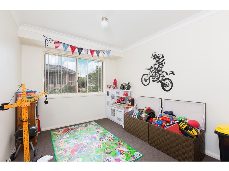 2/10 Burrill Place, Flinders NSW 2529
