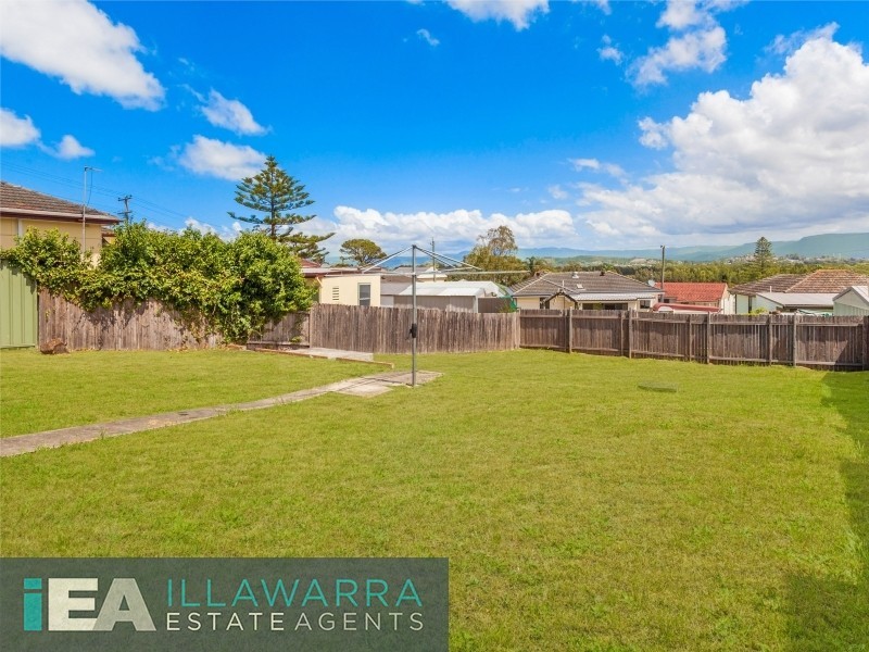213 Northcliffe Drive, Berkeley NSW 2506