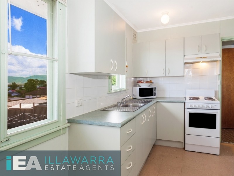 213 Northcliffe Drive, Berkeley NSW 2506