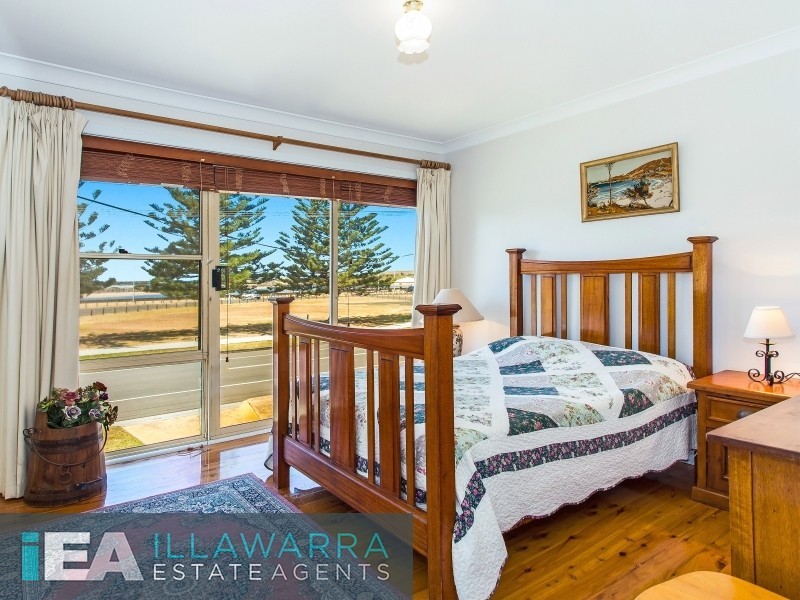 19 Reddall Parade, Lake Illawarra NSW 2528