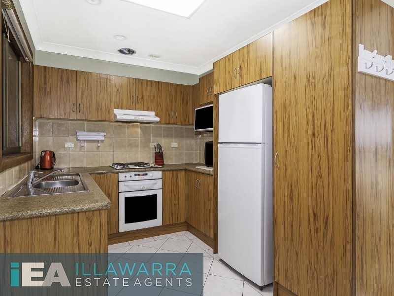 54 Thomas Street, Lake Illawarra NSW 2528