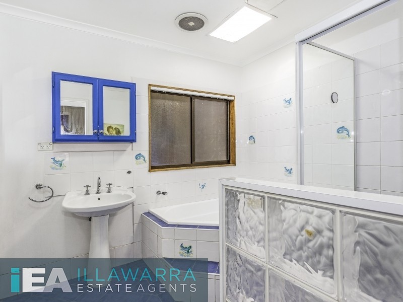 54 Thomas Street, Lake Illawarra NSW 2528