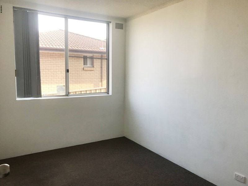 2/142 Gladstone Avenue, Coniston NSW 2500