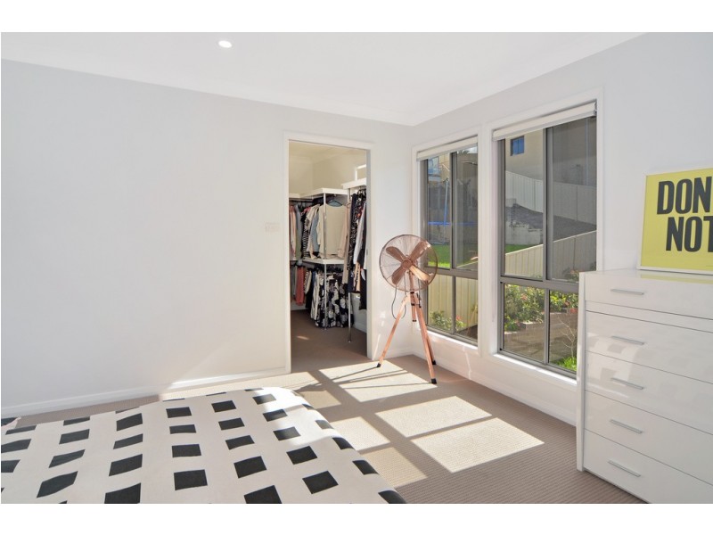 4/25 Yarle Crescent, Flinders NSW 2529