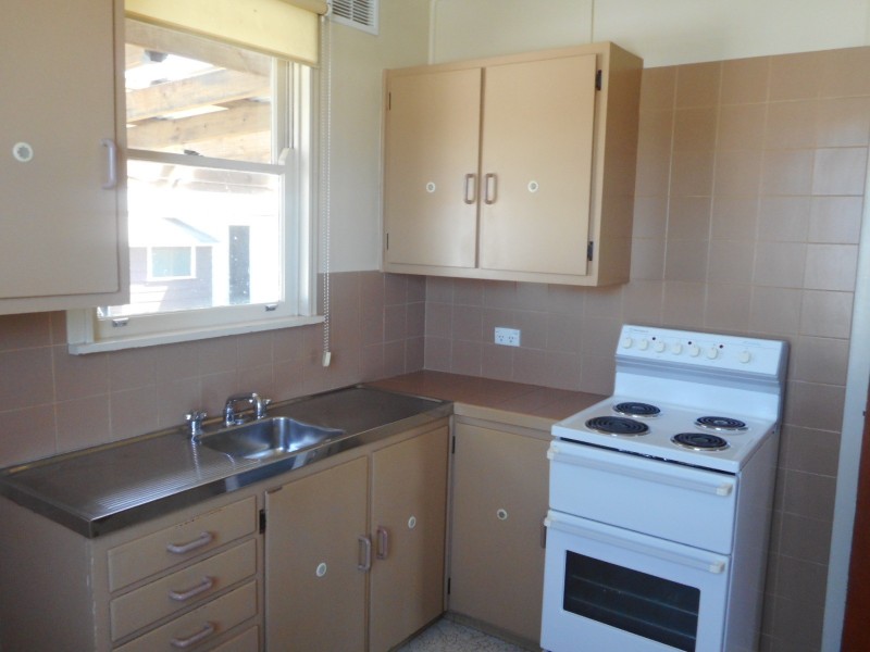 31 Madigan Boulevarde, Mount Warrigal NSW 2528