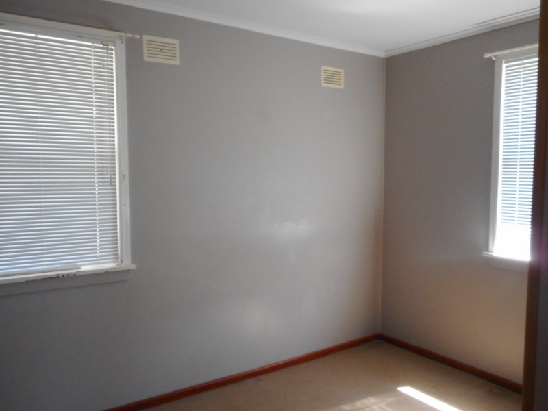 31 Madigan Boulevarde, Mount Warrigal NSW 2528