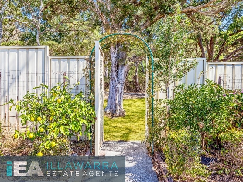 50 Loftus Drive, Barrack Heights NSW 2528