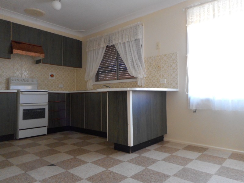 131 Lake Entrance Road, Barrack Heights NSW 2528
