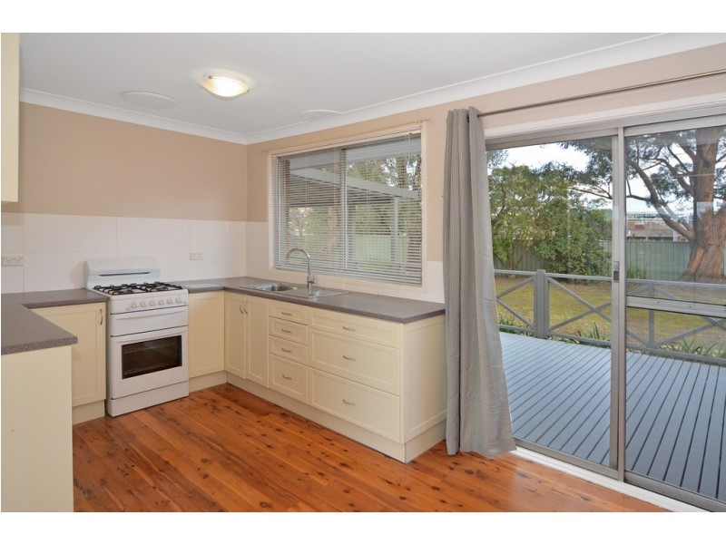 14 Moras Place, Lake Illawarra NSW 2528