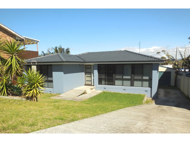 90 Little Lake Crescent, Warilla NSW 2528