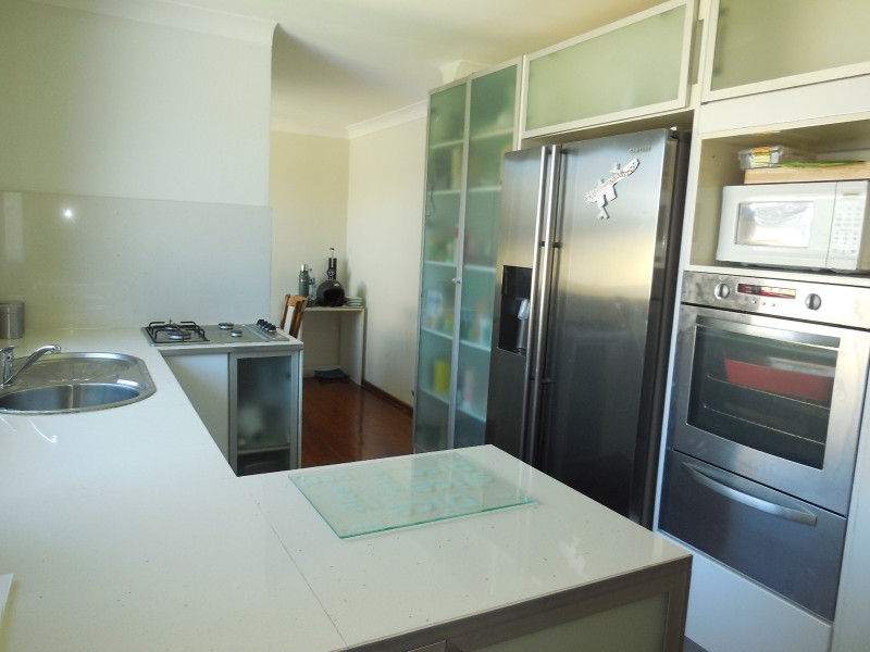 90 Little Lake Crescent, Warilla NSW 2528