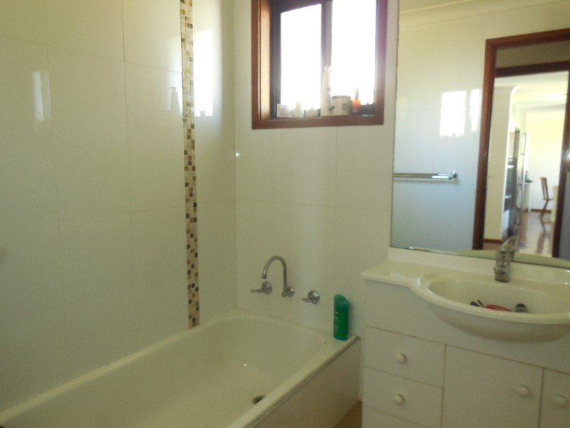 90 Little Lake Crescent, Warilla NSW 2528