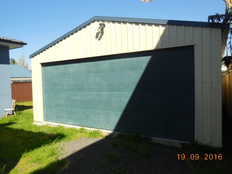 90 Little Lake Crescent, Warilla NSW 2528