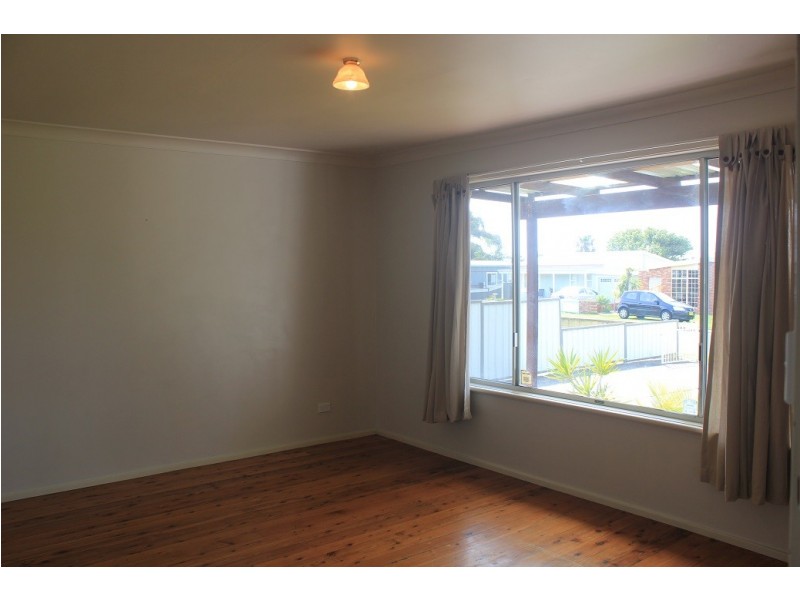 20 Edward Street, Barrack Heights NSW 2528