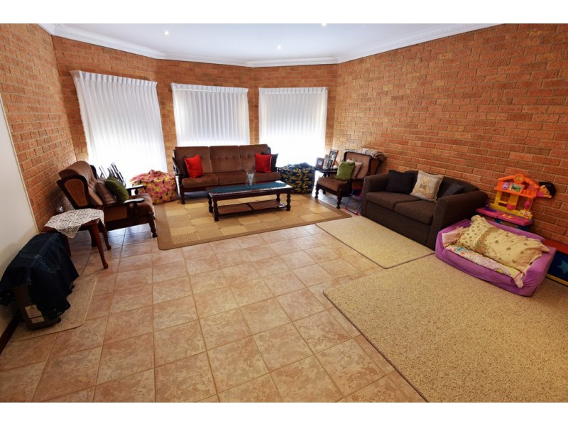 20 Phillip Crescent, Barrack Heights NSW 2528
