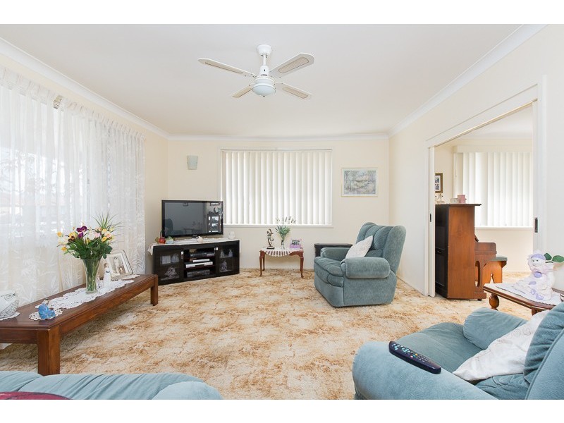 4 Phillip Crescent, Barrack Heights NSW 2528