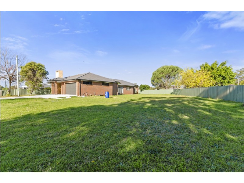 43 Tripoli Way, Albion Park NSW 2527