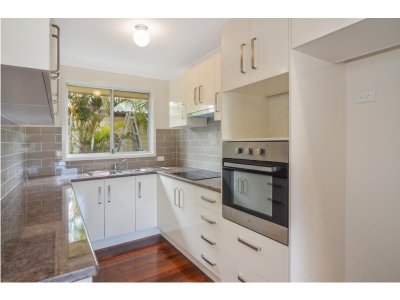 2/104 Parkes Street, Oak Flats NSW 2529