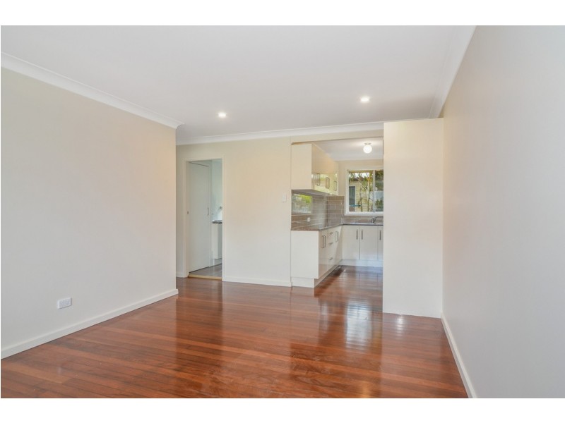 2/104 Parkes Street, Oak Flats NSW 2529