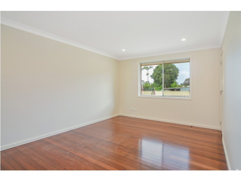2/104 Parkes Street, Oak Flats NSW 2529