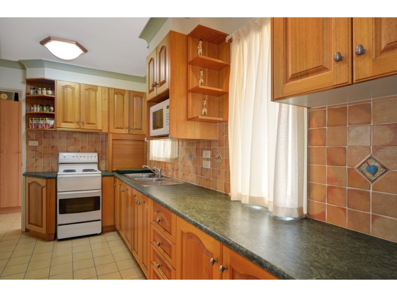 5 Landy Drive, Mount Warrigal NSW 2528