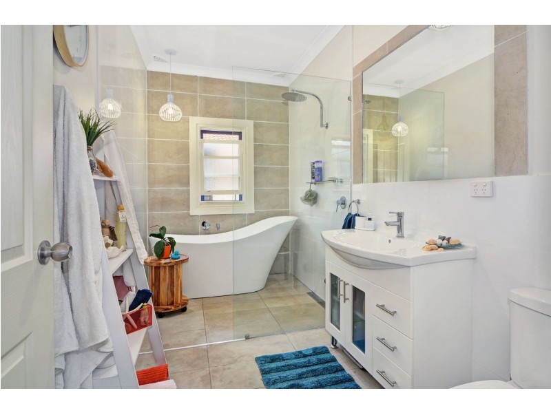 54 Edward Street, Barrack Heights NSW 2528