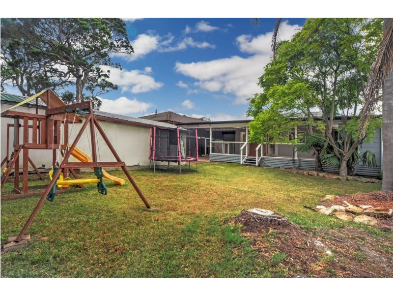 22 Roberts Avenue, Barrack Heights NSW 2528