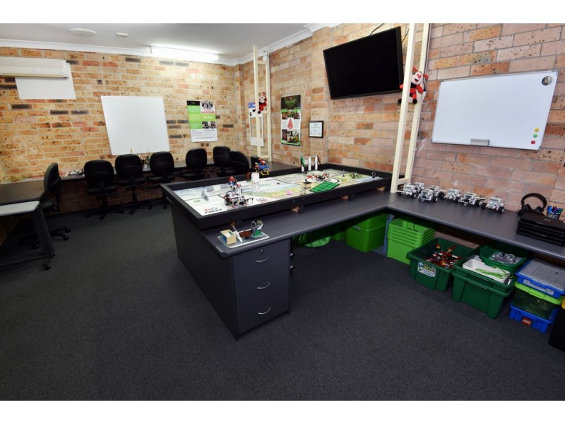 4/2 Commerce Drive, Lake Illawarra NSW 2528