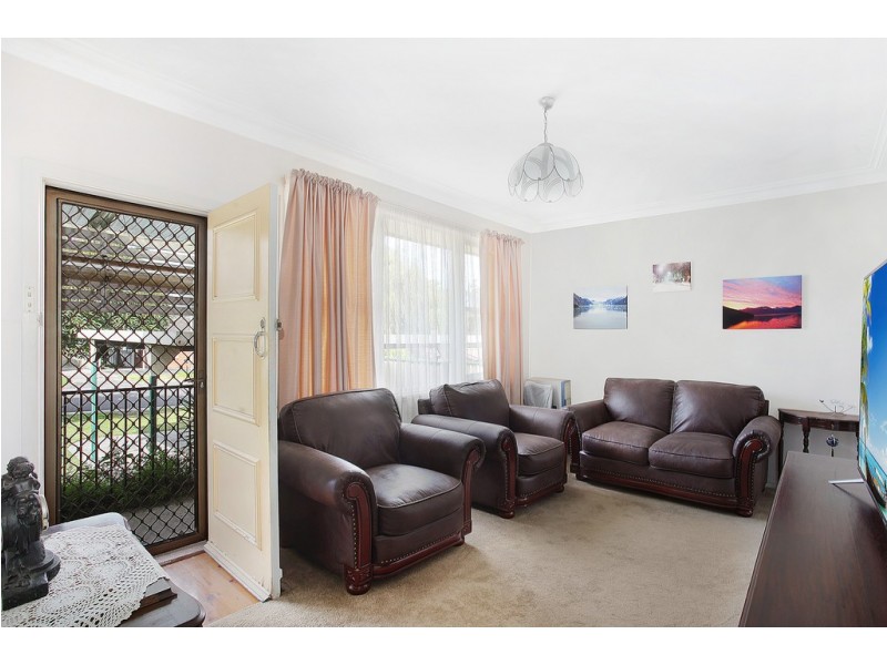 72 Kingston Street, Oak Flats NSW 2529