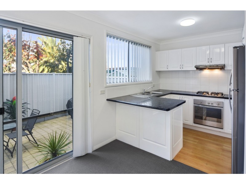 2/39 Terry Avenue, Warilla NSW 2528