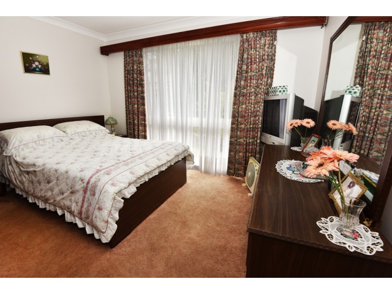 31 Matthews Drive, Mount Warrigal NSW 2528
