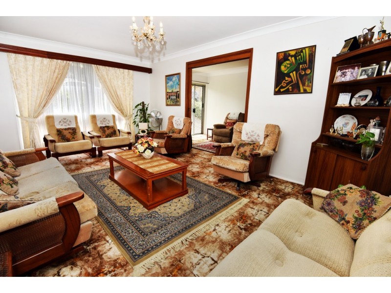 31 Matthews Drive, Mount Warrigal NSW 2528