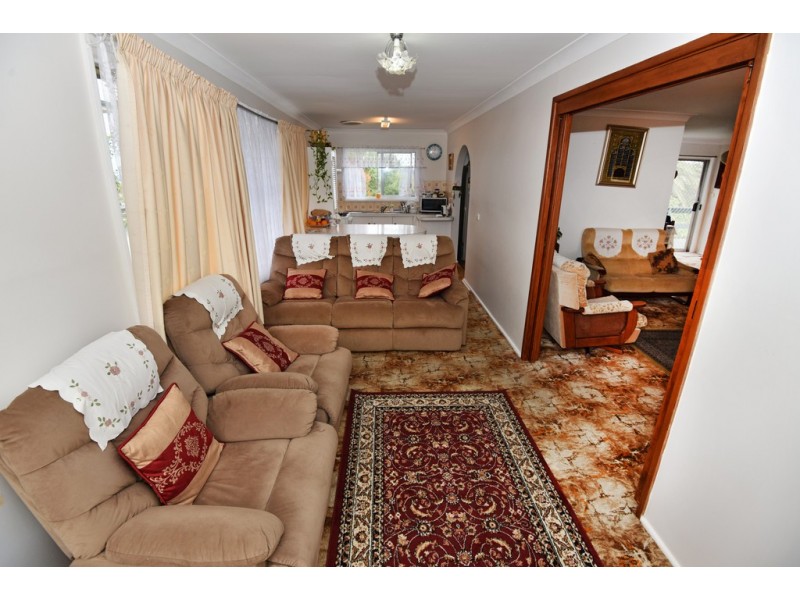 31 Matthews Drive, Mount Warrigal NSW 2528