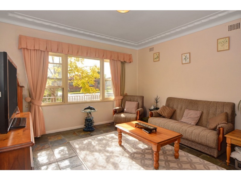 93 Addison Avenue, Lake Illawarra NSW 2528