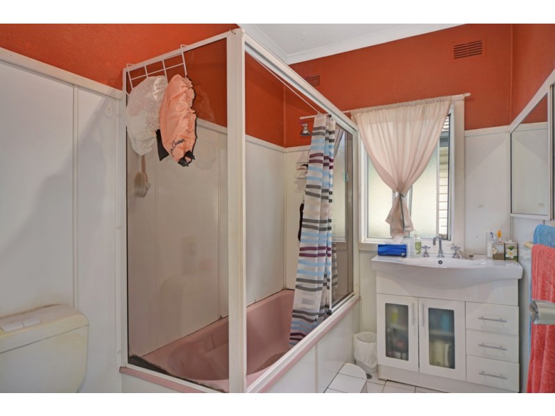 93 Addison Avenue, Lake Illawarra NSW 2528