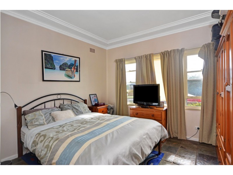 93 Addison Avenue, Lake Illawarra NSW 2528