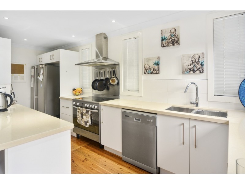 34 Peterborough Avenue, Lake Illawarra NSW 2528