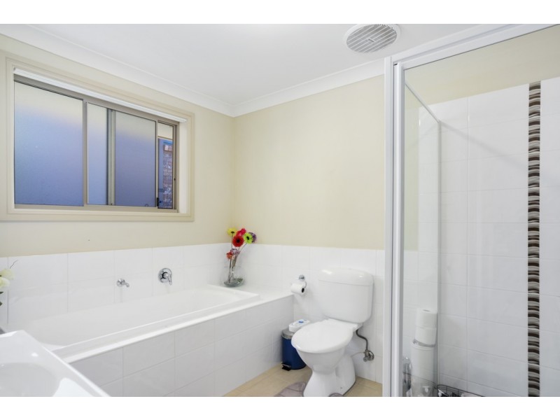 16 Illowra Parkway, Primbee NSW 2502