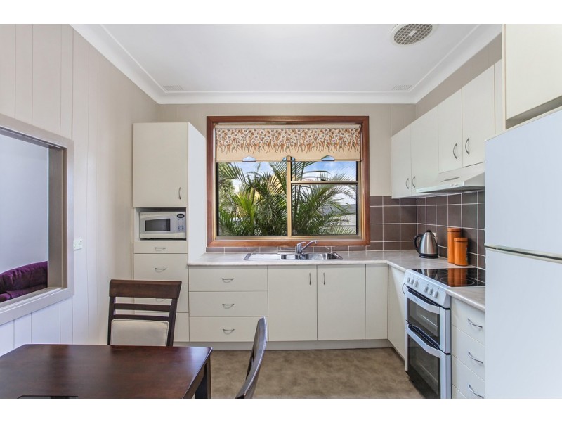 104 Little Lake Crescent, Warilla NSW 2528