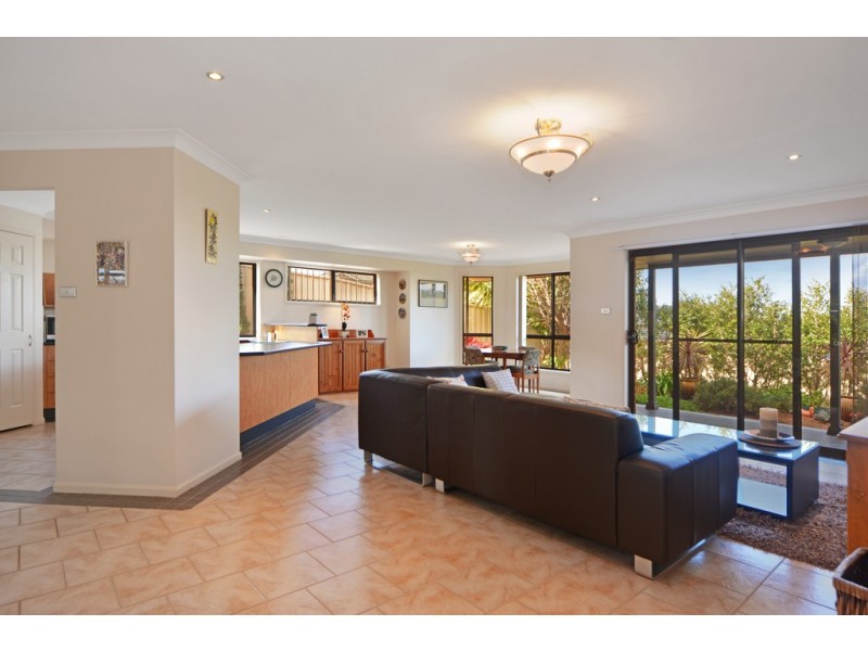 11 Monkhouse Parade, Shell Cove NSW 2529